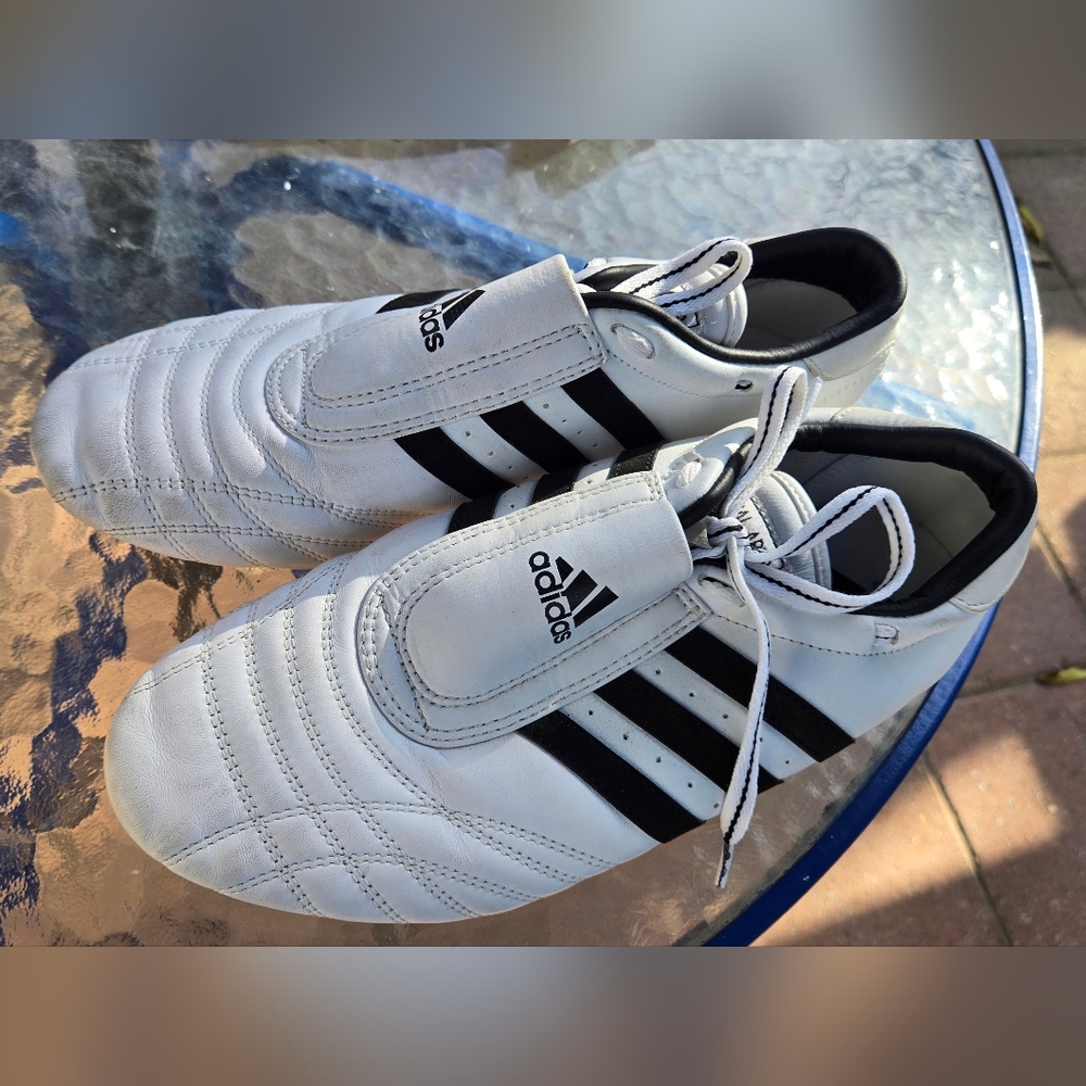 adidas Men’s White and Black Athletic Martial Art Taekwondo Shoes Size 10
